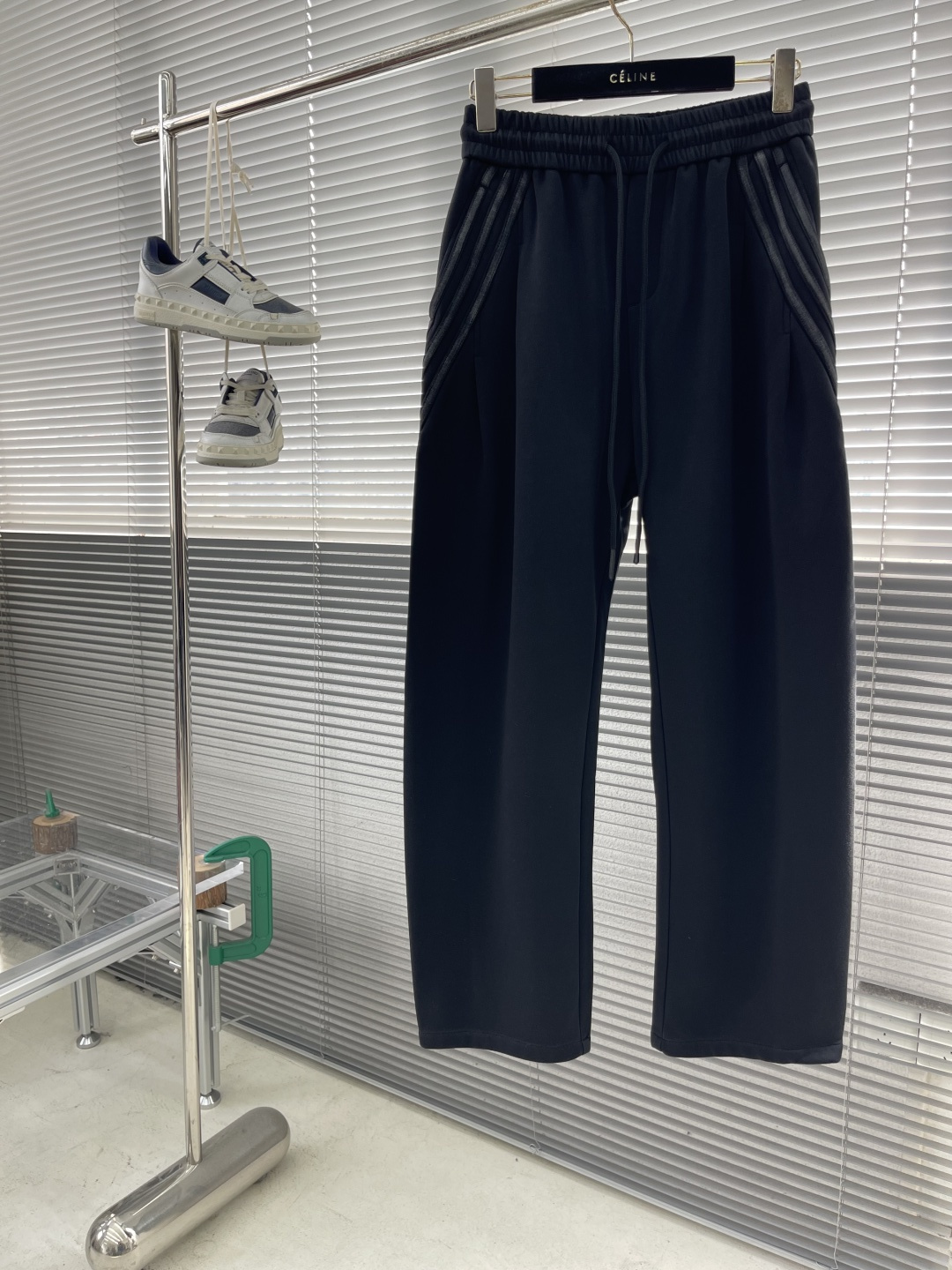 -Balenciag 三叶草联名 2025早秋新品 针织棉加厚面料男士运动户外休闲裤 每季必出的类型，无