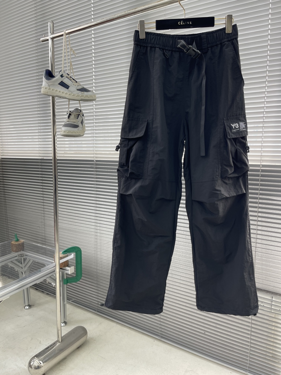 -Y-3 25fw新款工装长裤，重工立体口袋款 腰带调节卡扣设计，logo织麦设计装饰 做工精细，宽松工