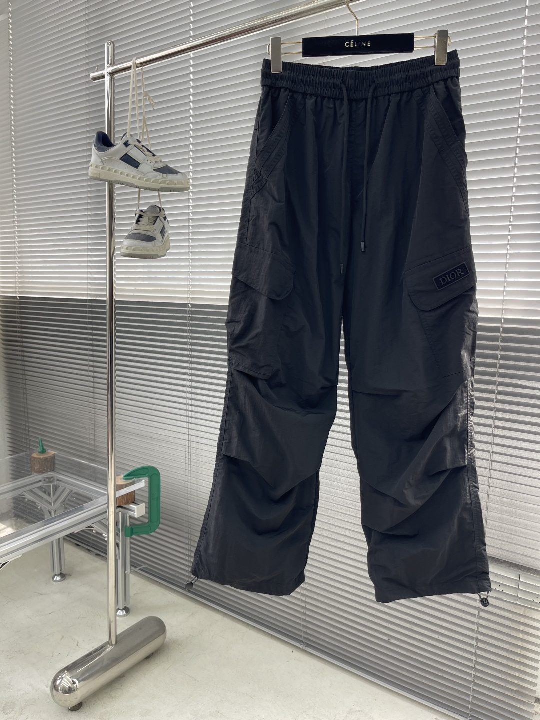 -Dio 25fw新款工装裤，重工翻盖口袋款 松紧腰头，logo胶牌➕logo五金配件，精选防风防水面料