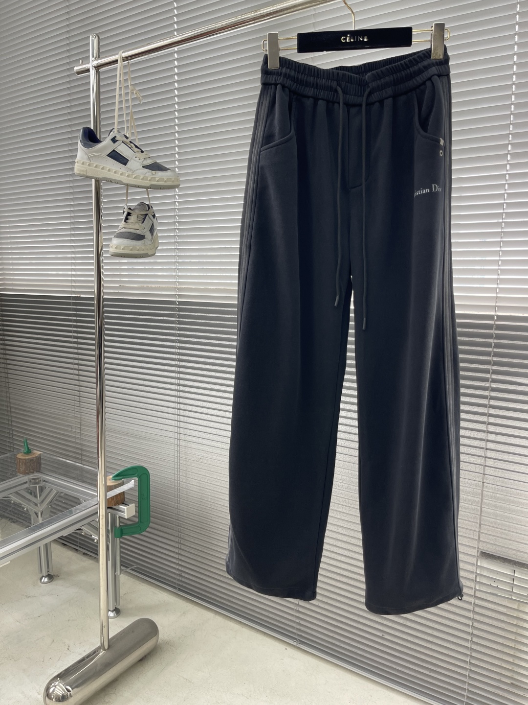 -Dio 25fw新款，logo字母印花洗水造旧磨卫裤，复古洗水造旧工艺 手工刷白定制面料 直筒设计 剪