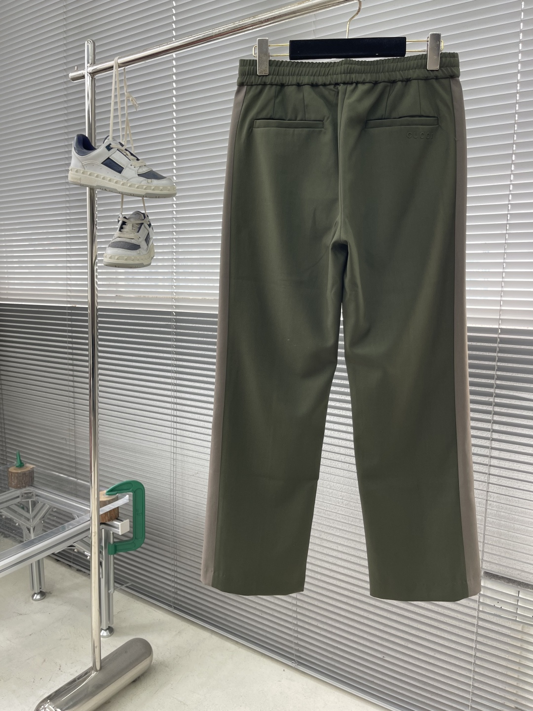 -GUCC 25fw拼接撞色运动休闲裤，侧面拼接卡其 高版本 码数：S.M.L.XL.侧长 102103