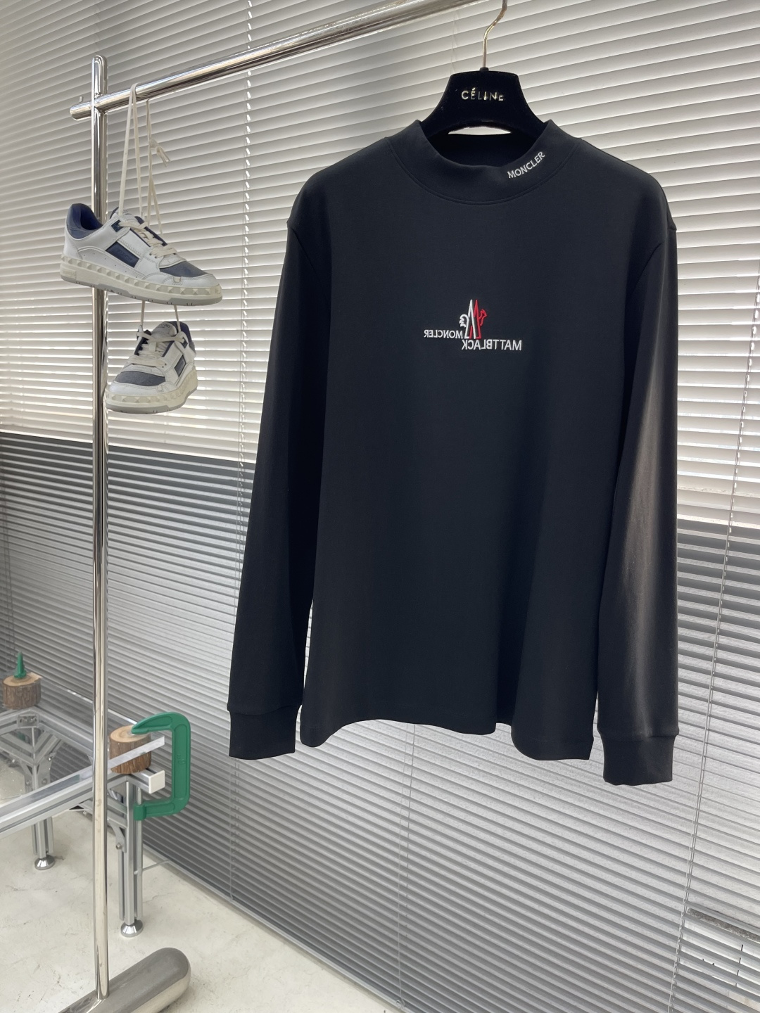 -mon 2025秋冬新款长袖打底T恤。定制面料，定制刺绣logo，舒适性与透气性兼优，柔软抗皱弹性和垂