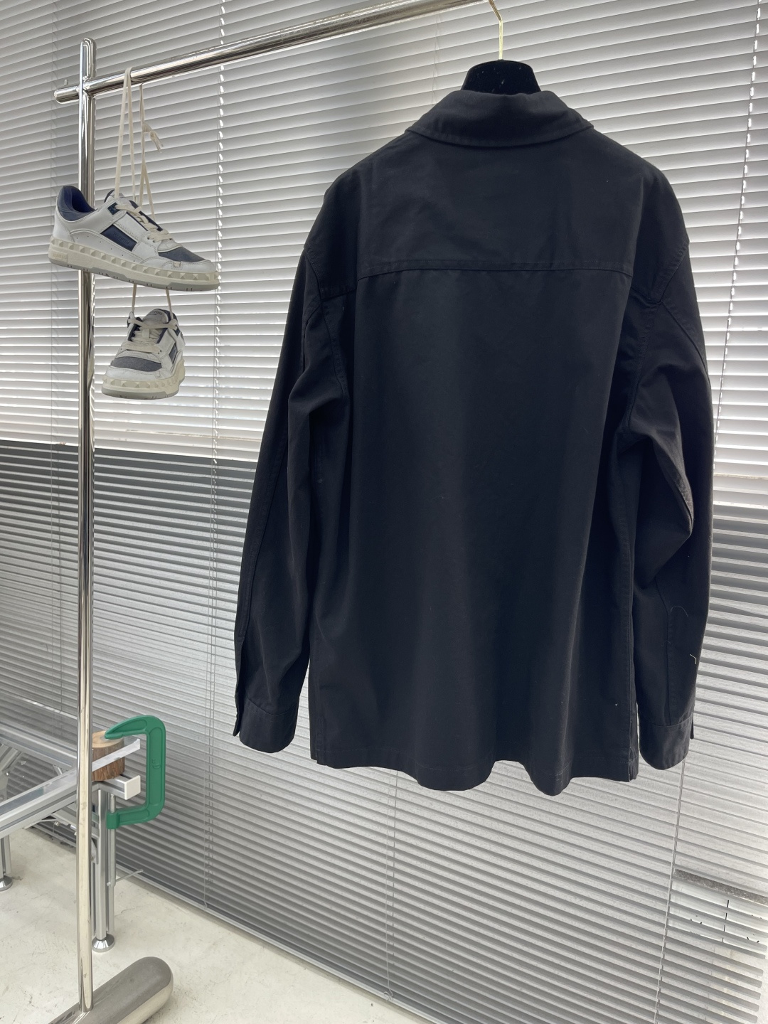 -SaintLaurent YSL标识刺绣衬衫式外套定制舒氧长绒精梳棉 质感卓越 舒适贴肤 以黑曜石为灵