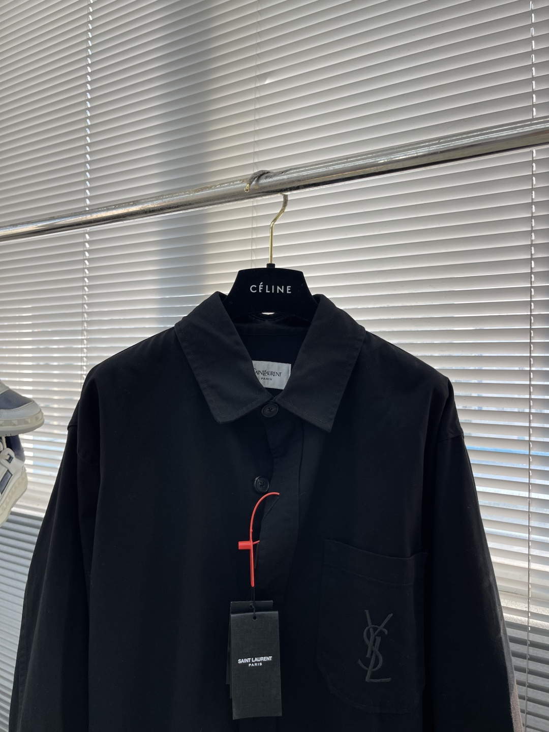 -SaintLaurent YSL标识刺绣衬衫式外套定制舒氧长绒精梳棉 质感卓越 舒适贴肤 以黑曜石为灵