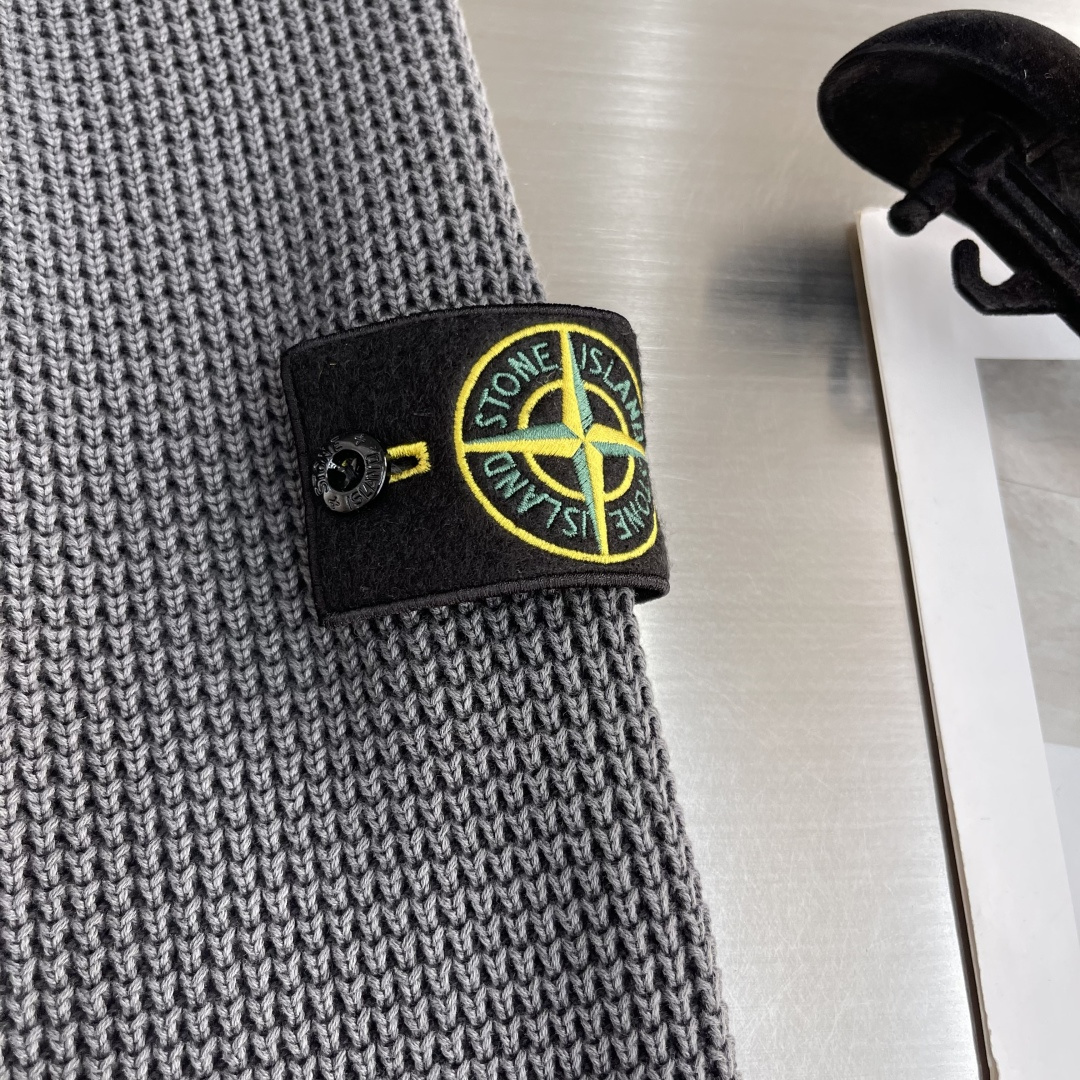 -Stone Island 2025秋冬系列休闲毛衣码数：M-3XL 微阔版型臂袖经典罗盘章仔 经典百搭