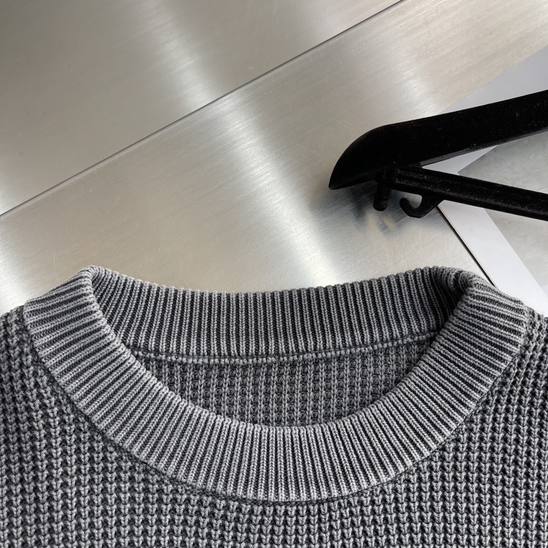 -Stone Island 2025秋冬系列休闲毛衣码数：M-3XL 微阔版型臂袖经典罗盘章仔 经典百搭