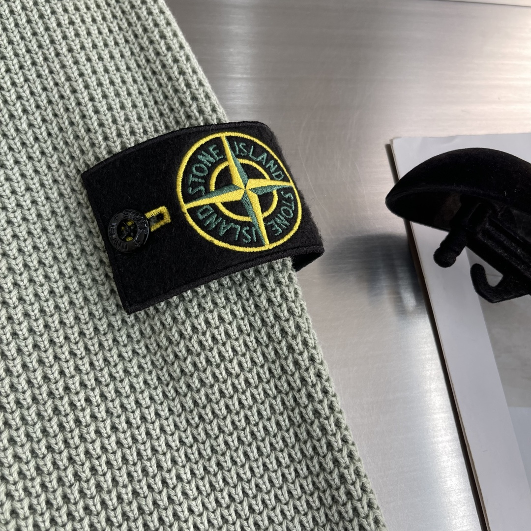 -Stone Island 2025秋冬系列休闲毛衣码数：M-3XL 微阔版型臂袖经典罗盘章仔 经典百搭