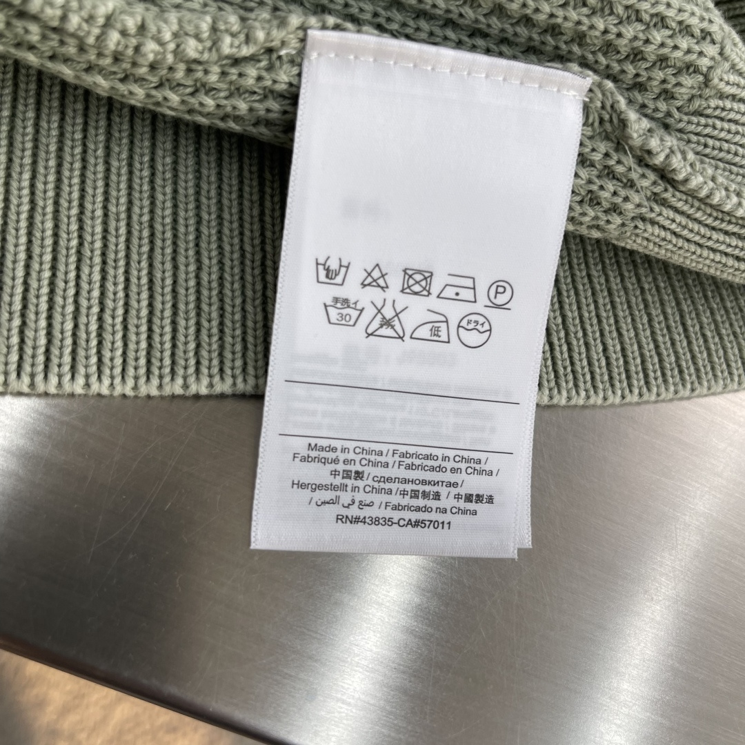 -Stone Island 2025秋冬系列休闲毛衣码数：M-3XL 微阔版型臂袖经典罗盘章仔 经典百搭