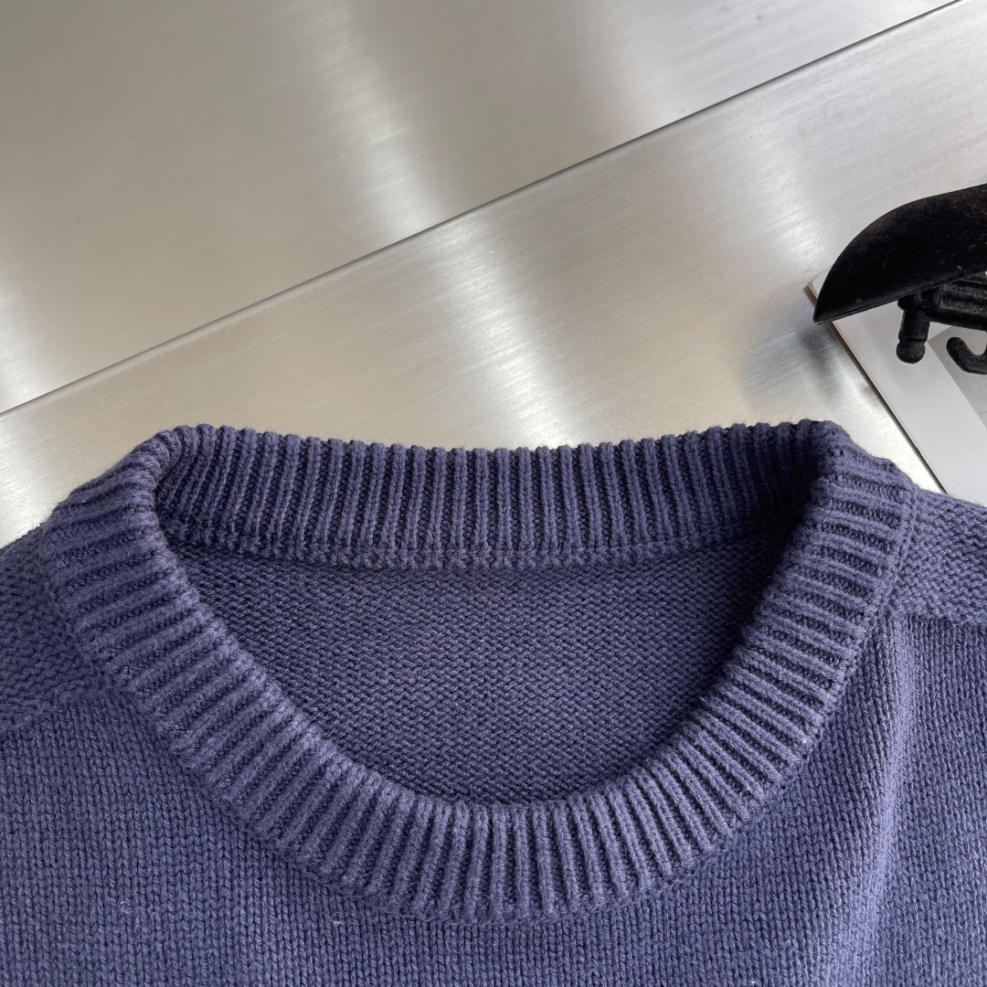 -Stone Island 2025秋冬系列休闲毛衣码数：M-3XL 微阔版型臂袖经典罗盘章仔 经典百搭