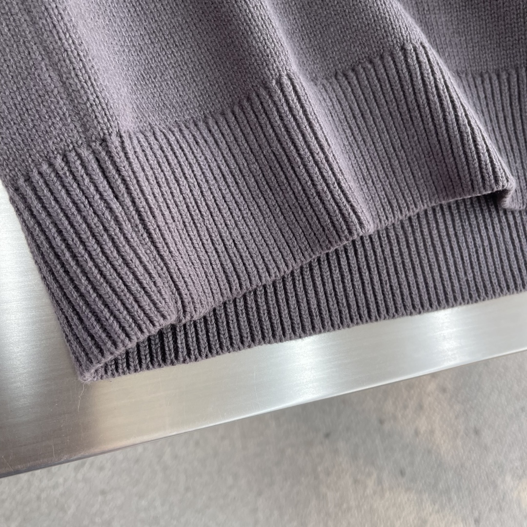 -Stone Island 2025秋冬系列休闲毛衣码数：M-3XL 微阔版型臂袖经典罗盘章仔 经典百搭