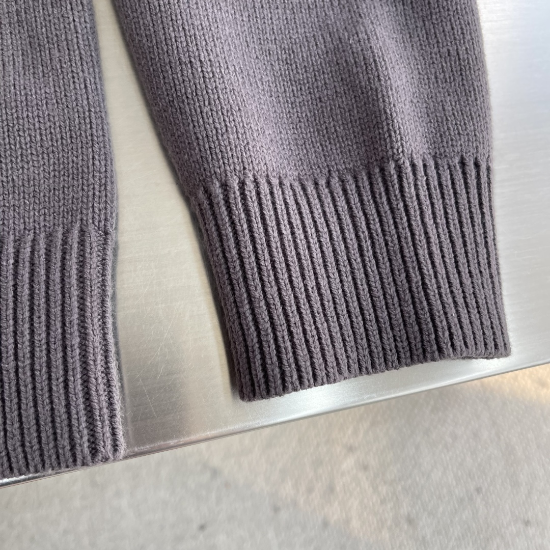 -Stone Island 2025秋冬系列休闲毛衣码数：M-3XL 微阔版型臂袖经典罗盘章仔 经典百搭