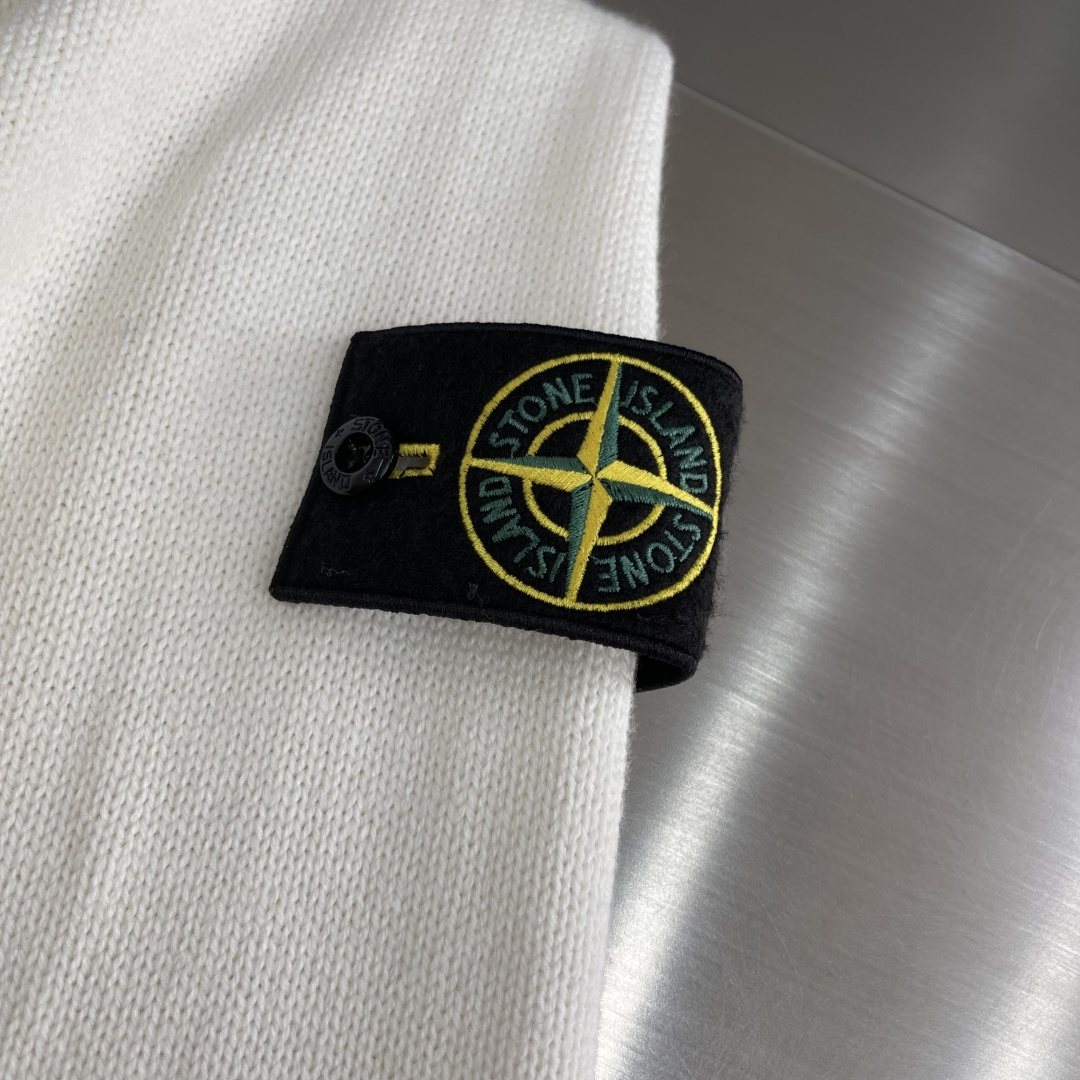 -Stone Island 2025秋冬系列休闲毛衣码数：M-3XL 微阔版型臂袖经典罗盘章仔 经典百搭
