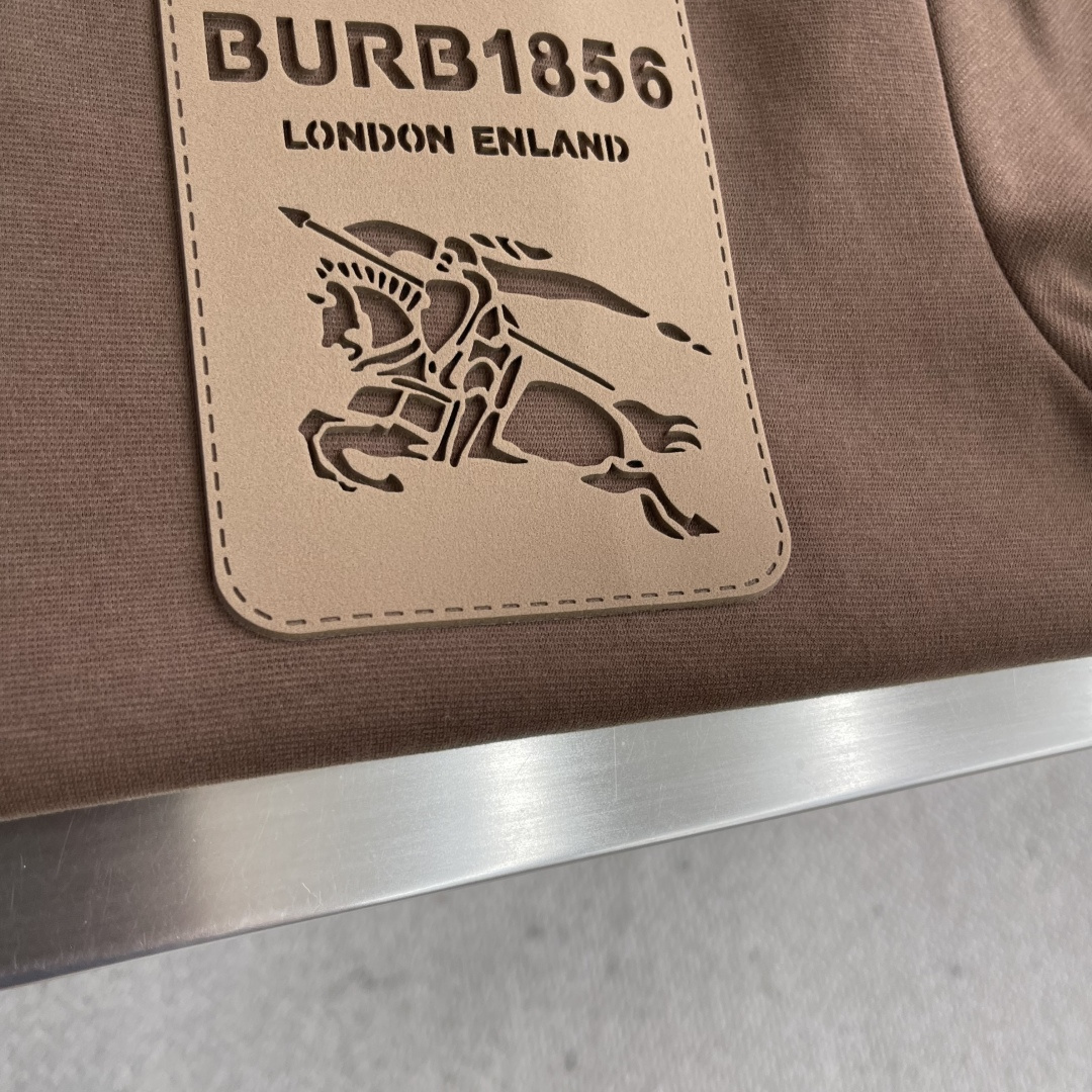 -BBR 2025秋冬系列休闲长袖T恤码数：M-5XL 微阔版型潮流罗马磨毛。面料表面刷毛做磨毛工艺与特