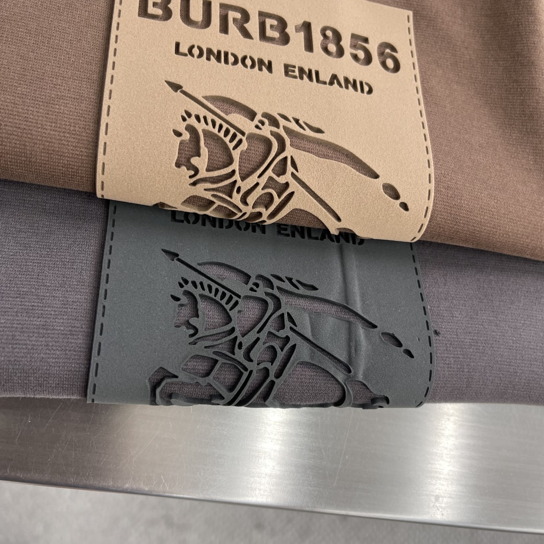 -BBR 2025秋冬系列休闲长袖T恤码数：M-5XL 微阔版型潮流罗马磨毛。面料表面刷毛做磨毛工艺与特