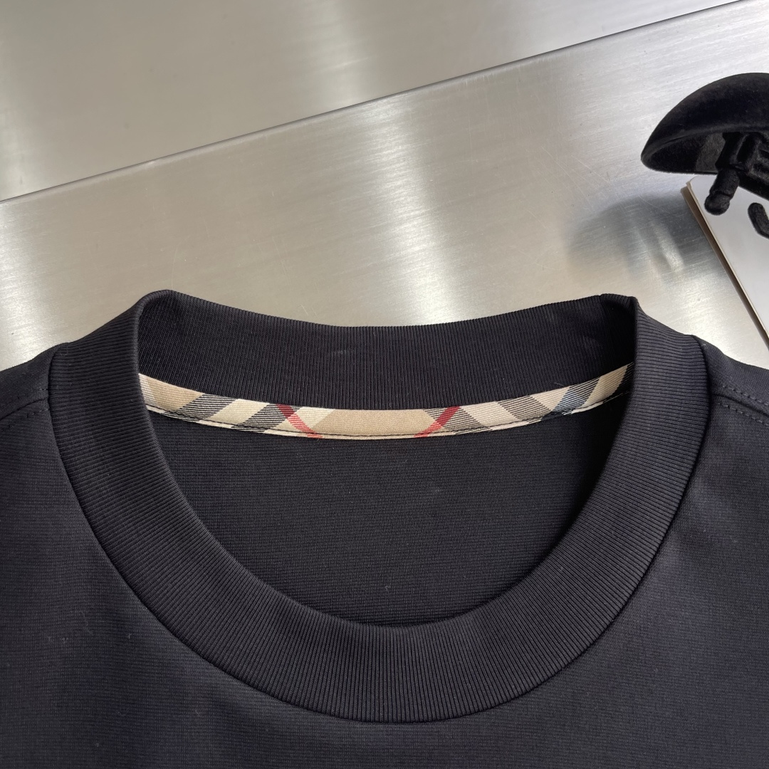 -BBR 2025秋冬系列休闲长袖T恤码数：M-5XL 微阔版型潮流罗马磨毛。面料表面刷毛做磨毛工艺与特