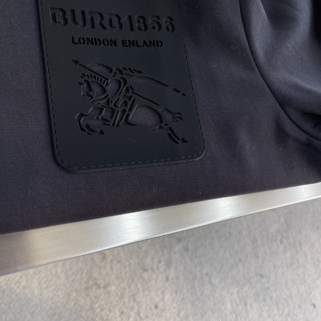 -BBR 2025秋冬系列休闲长袖T恤码数：M-5XL 微阔版型潮流罗马磨毛。面料表面刷毛做磨毛工艺与特