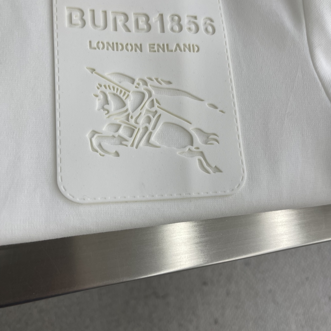 -BBR 2025秋冬系列休闲长袖T恤码数：M-5XL 微阔版型潮流罗马磨毛。面料表面刷毛做磨毛工艺与特