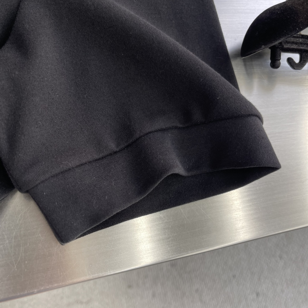 -Dio 2025秋冬系列短袖T恤码数：M-5XL 常规版型抗菌保暖棉。面料布面细腻，延展性强，光泽度好