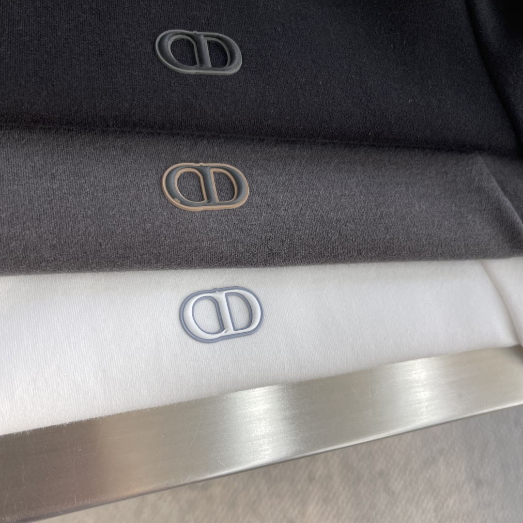 -Dio 2025秋冬系列短袖T恤码数：M-5XL 常规版型抗菌保暖棉。面料布面细腻，延展性强，光泽度好