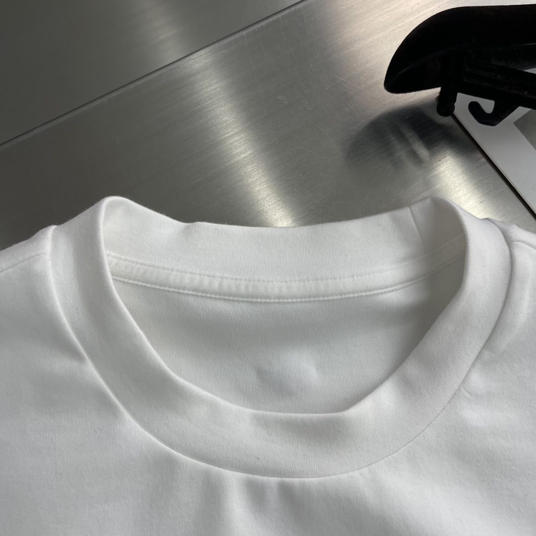 -Dio 2025秋冬系列短袖T恤码数：M-5XL 常规版型抗菌保暖棉。面料布面细腻，延展性强，光泽度好