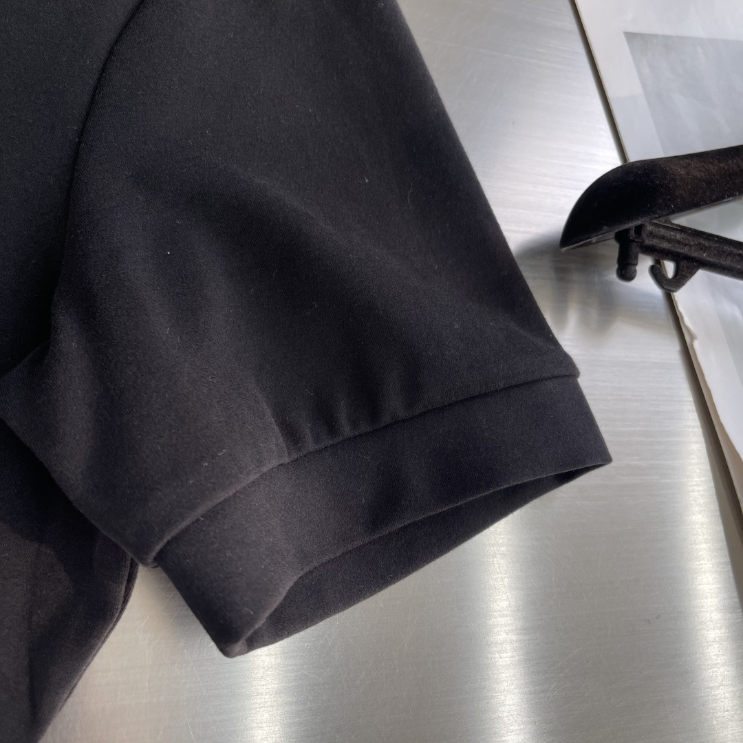 -BBR 2025秋冬系列短袖T恤码数：M-5XL 常规版型抗菌保暖棉。面料布面细腻，延展性强，光泽度好