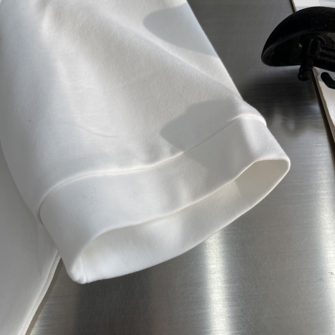 -BBR 2025秋冬系列短袖T恤码数：M-5XL 常规版型抗菌保暖棉。面料布面细腻，延展性强，光泽度好