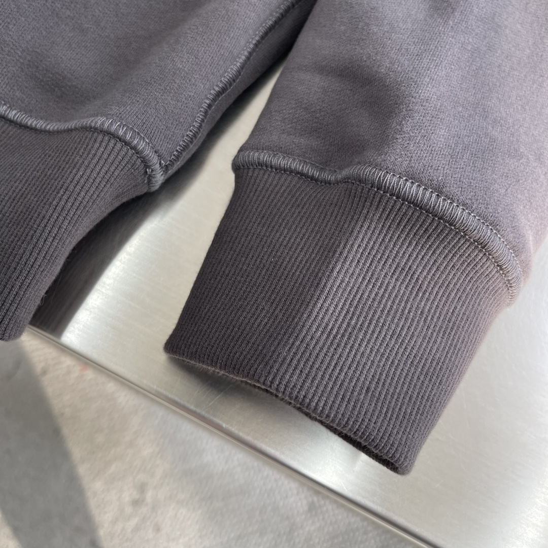 -Stone Island 2025秋冬系列休闲圆领卫衣码数：M-5XL 微阔版型轻量棉感卫衣。石头家同