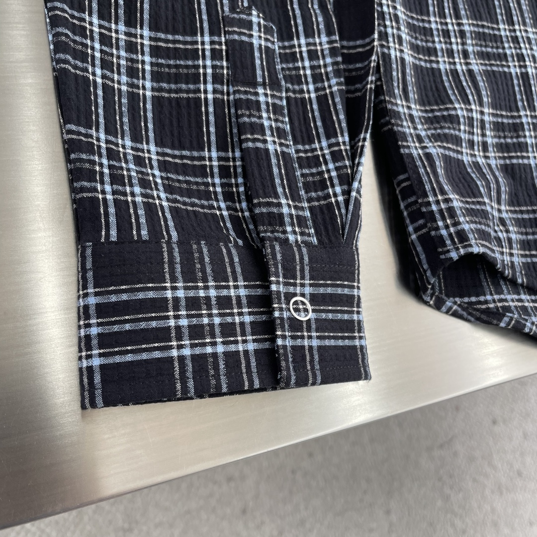 -Balenciag 新品深蓝色和深绿色轻盈格纹法兰绒大廓形衬衫轻盈格纹法兰绒（定制色织条纹面料）对格裁