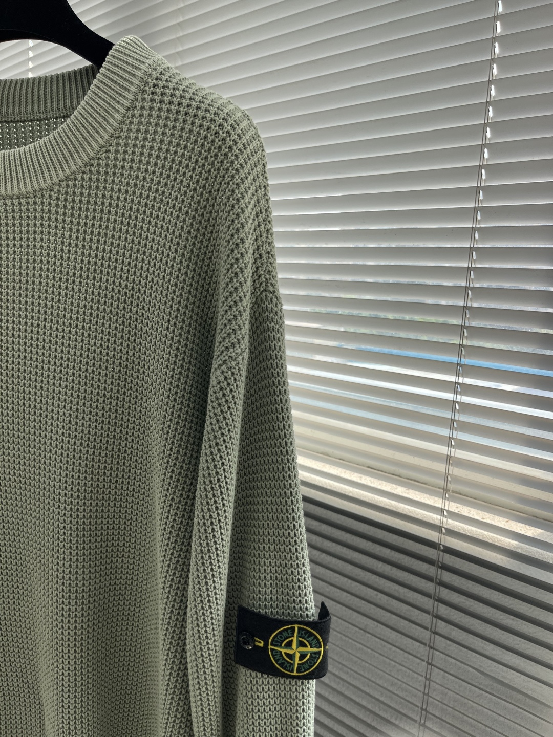 -Stone Island 2025秋冬系列休闲毛衣码数：M-3XL 微阔版型臂袖经典罗盘章仔 经典百搭