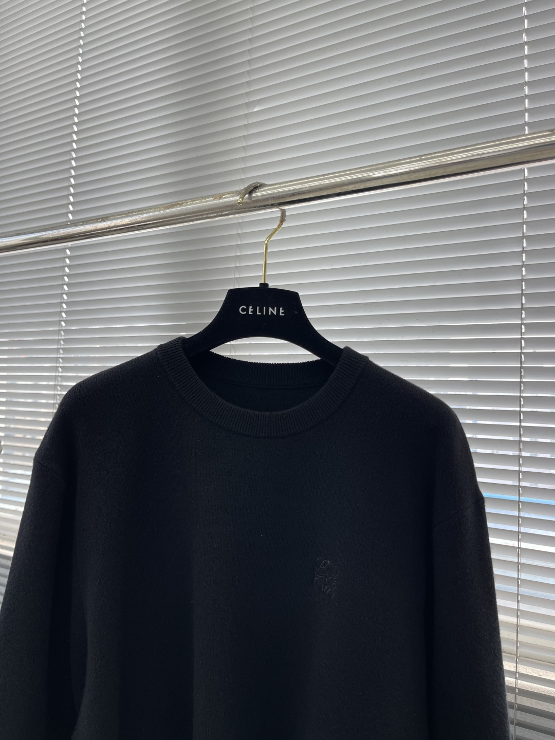 -LOEW 2025秋冬系列针织毛衣尺码: M-3XL 微阔版型工艺：绣花标识Logo，料子亲肤柔软 保