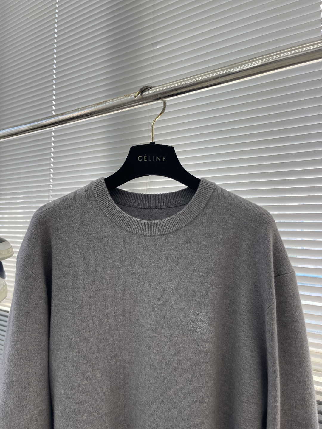 -LOEW 2025秋冬系列针织毛衣尺码: M-3XL 微阔版型工艺：绣花标识Logo，料子亲肤柔软 保