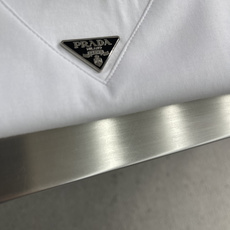 -PRAD 太空棉标识细节T恤。 面料质感很好,版型俱佳。 尺码:S-XXL 肩宽 43 44 45 46 47 -PRAD 太空棉标识细节T恤。 面料质感很好,版型俱佳。 尺码:S-XXL 肩宽 43 44 45 46 47