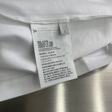 -PRAD 太空棉标识细节T恤。 面料质感很好,版型俱佳。 尺码:S-XXL 肩宽 43 44 45 46 47 -PRAD 太空棉标识细节T恤。 面料质感很好,版型俱佳。 尺码:S-XXL 肩宽 43 44 45 46 47