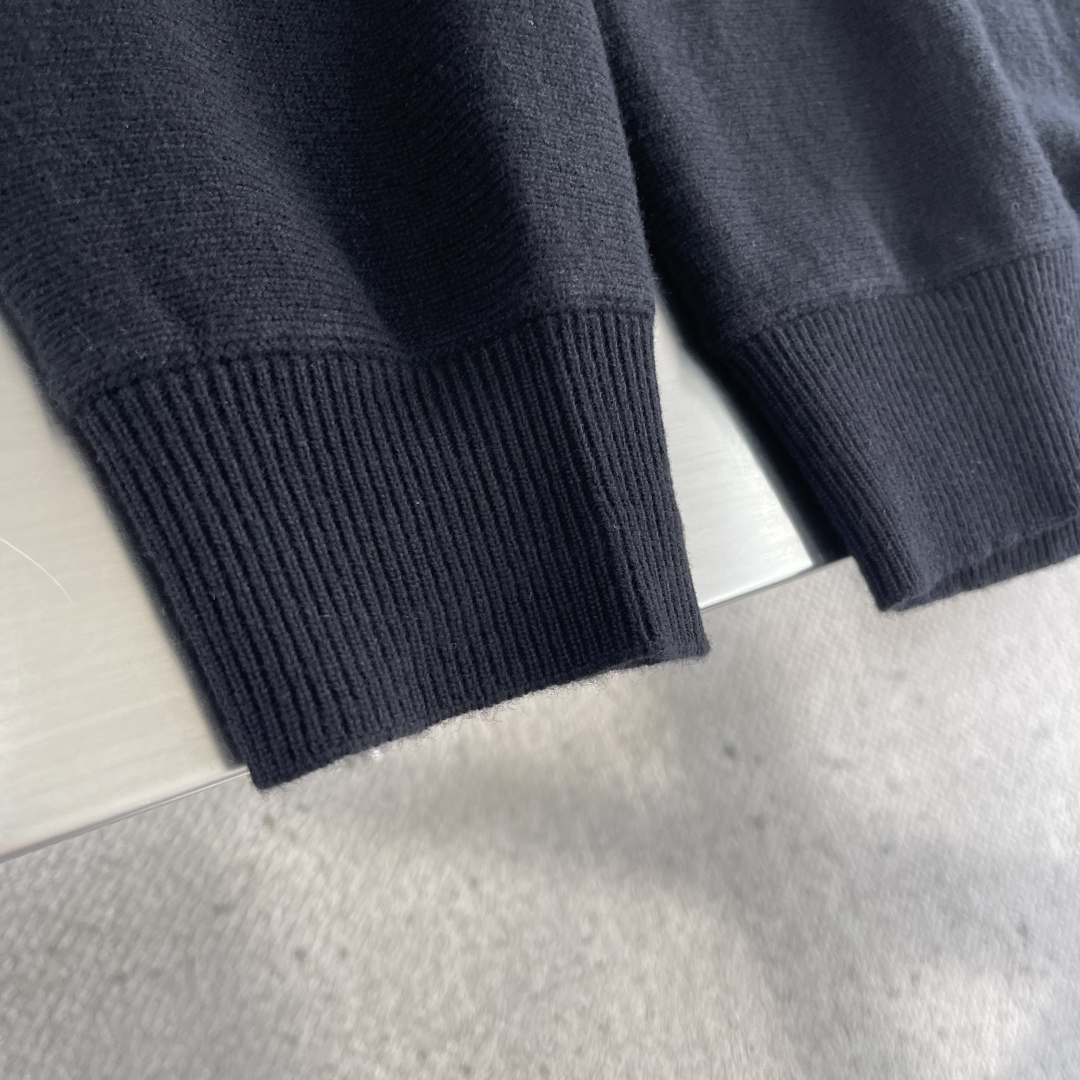 Loewe Embroidered Wool Cardigan - Unisex, Comfortable, and Stylish 7 cmp i1758800958798 2755 0 3