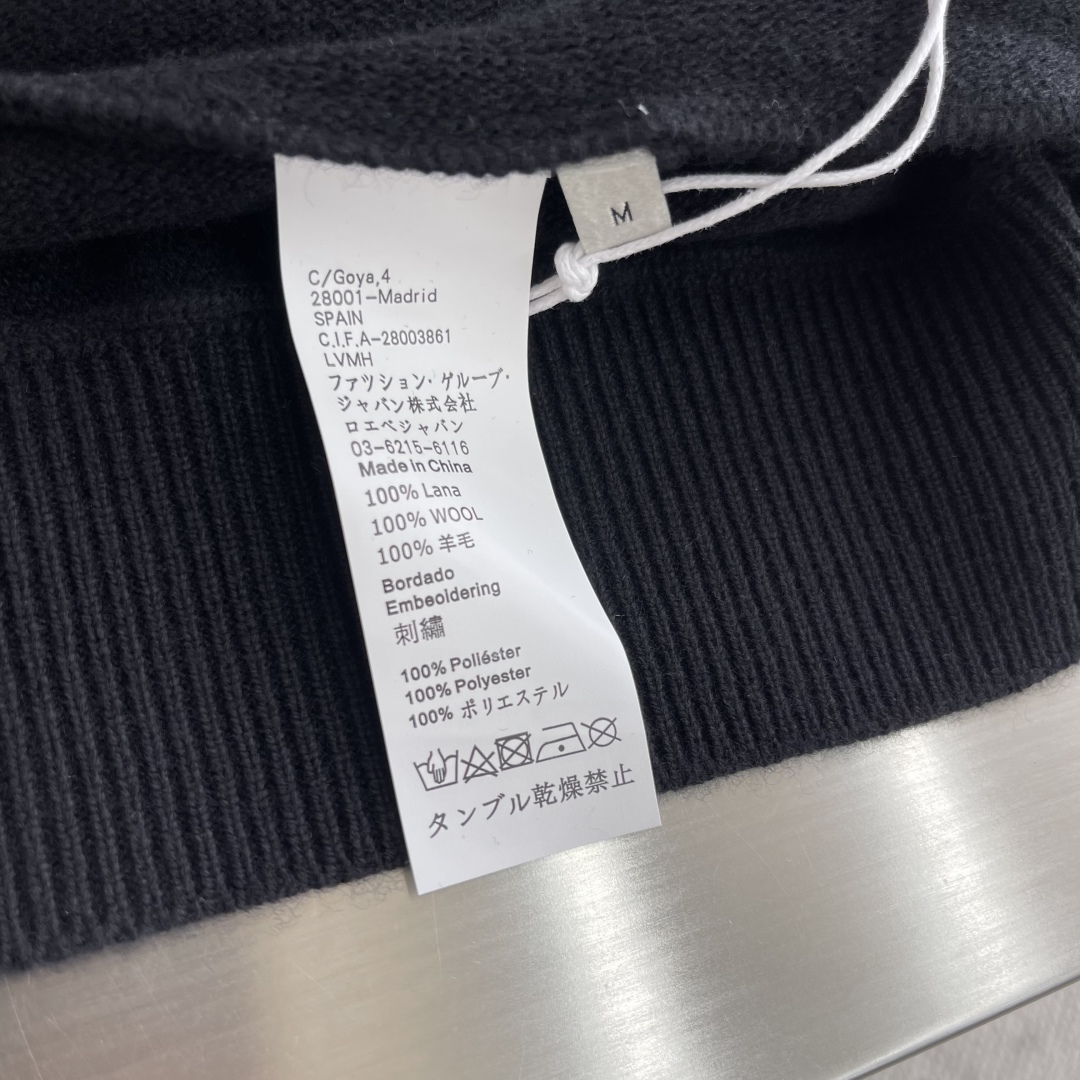 Loewe Embroidered Wool Cardigan - Unisex, Comfortable, and Stylish 8 cmp i1758800958807 3921 0 4
