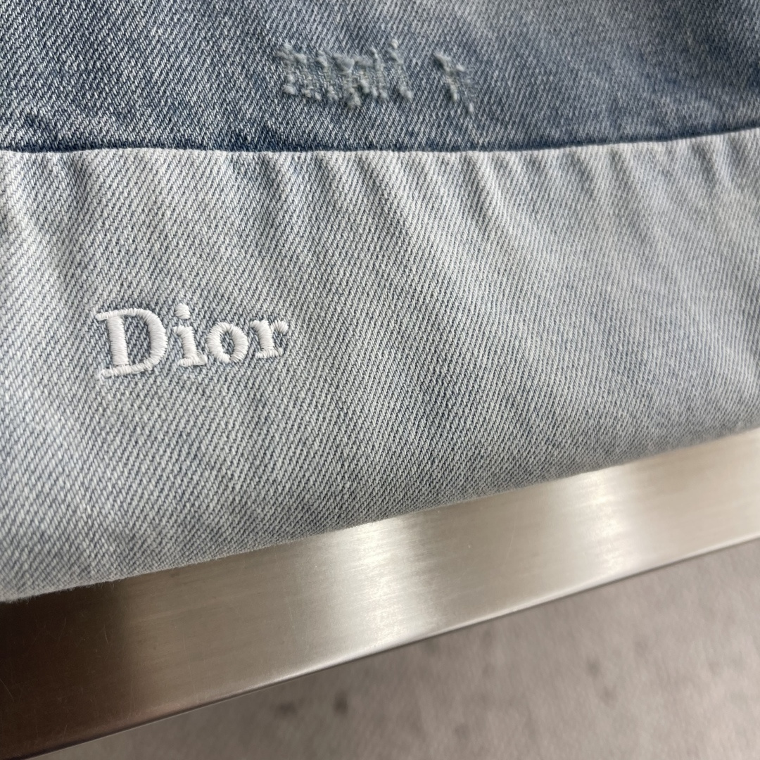 -Dio 25ss新款CD新款水洗拼接刺绣牛仔外套 定制石磨水洗棉质丹宁牛仔布面料重度洗水磨白工艺，定制