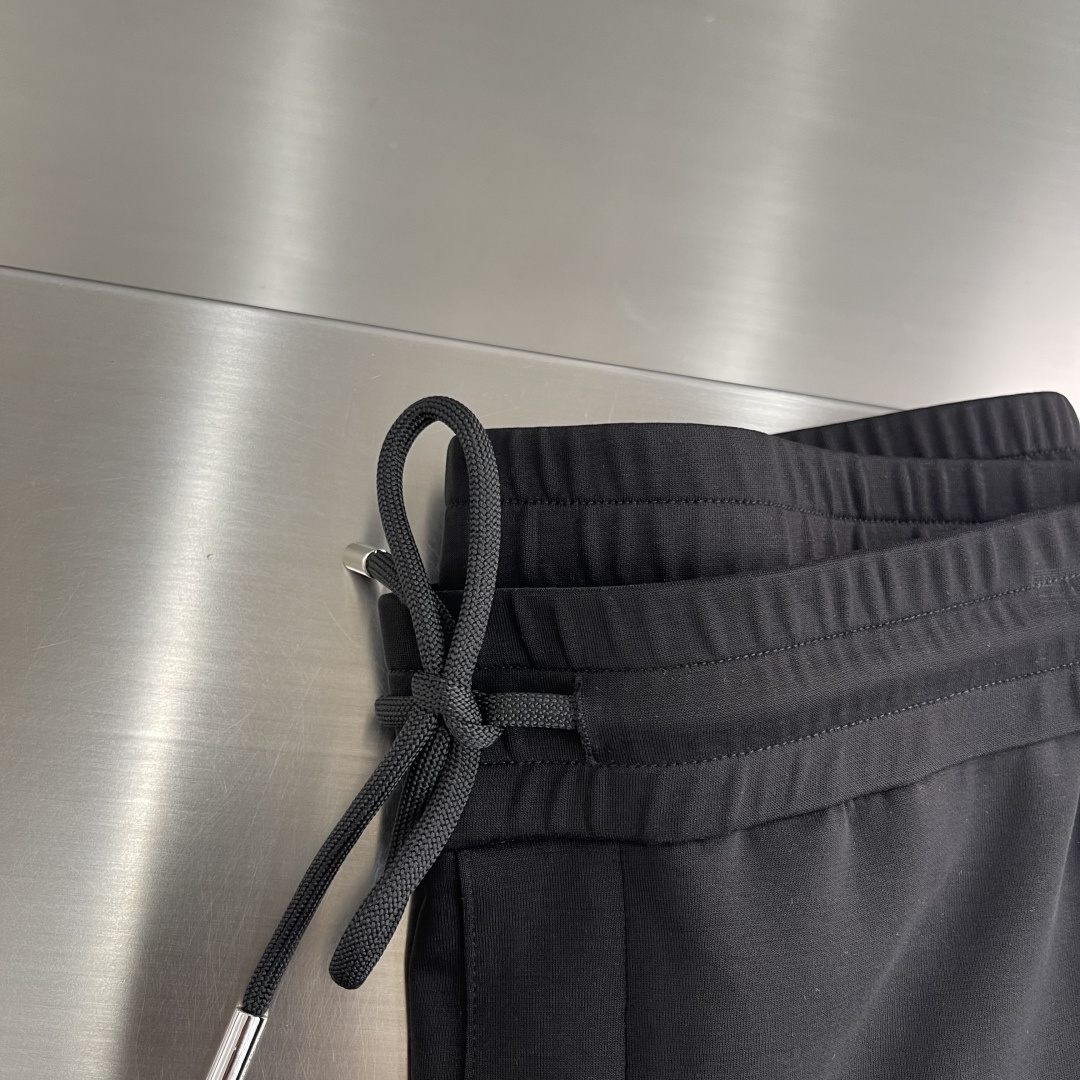 -PRAD 男士休闲裤👍 最新款上身版型无敌正！绝对可以闭眼收的一款此款裤子非常百搭，弹力腰围,日常上班