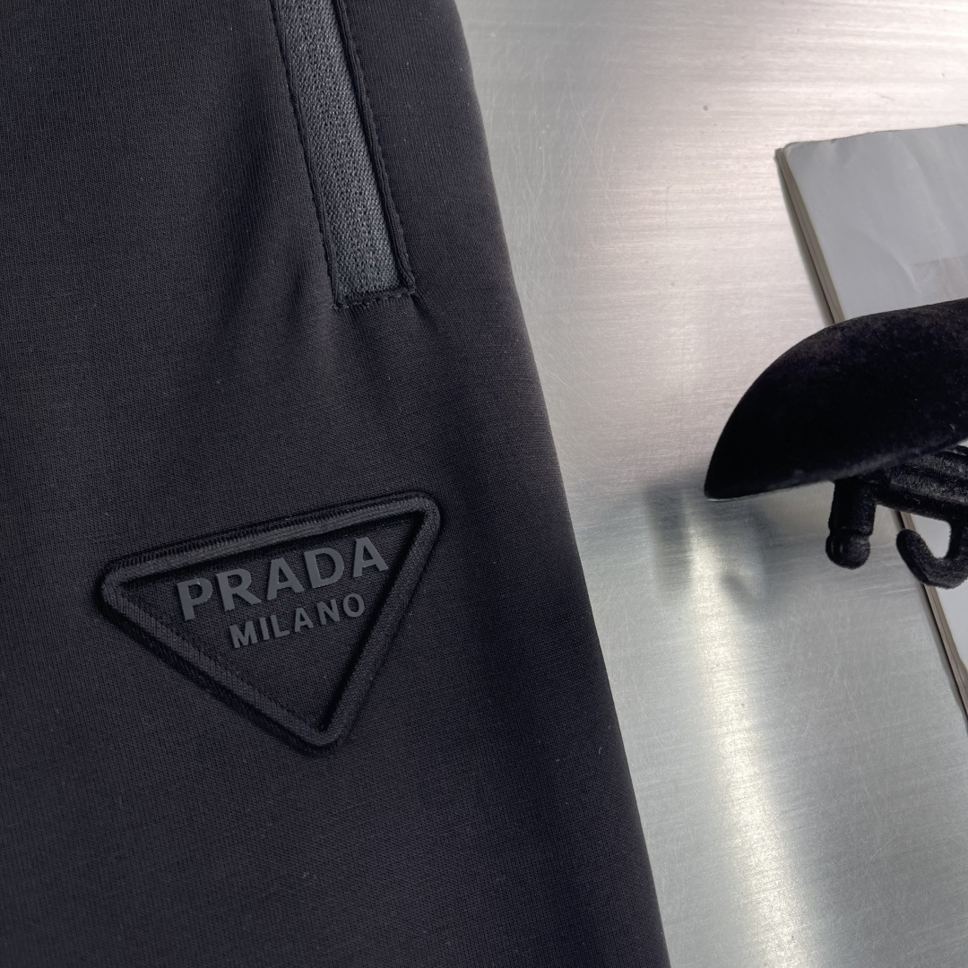 -PRAD 男士休闲裤👍 最新款上身版型无敌正！绝对可以闭眼收的一款此款裤子非常百搭，弹力腰围,日常上班