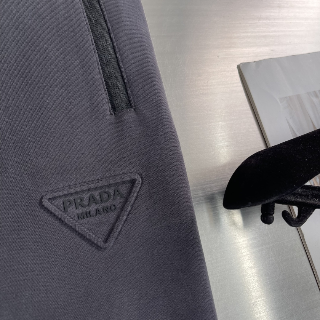 -PRAD 男士休闲裤👍 最新款上身版型无敌正！绝对可以闭眼收的一款此款裤子非常百搭，弹力腰围,日常上班