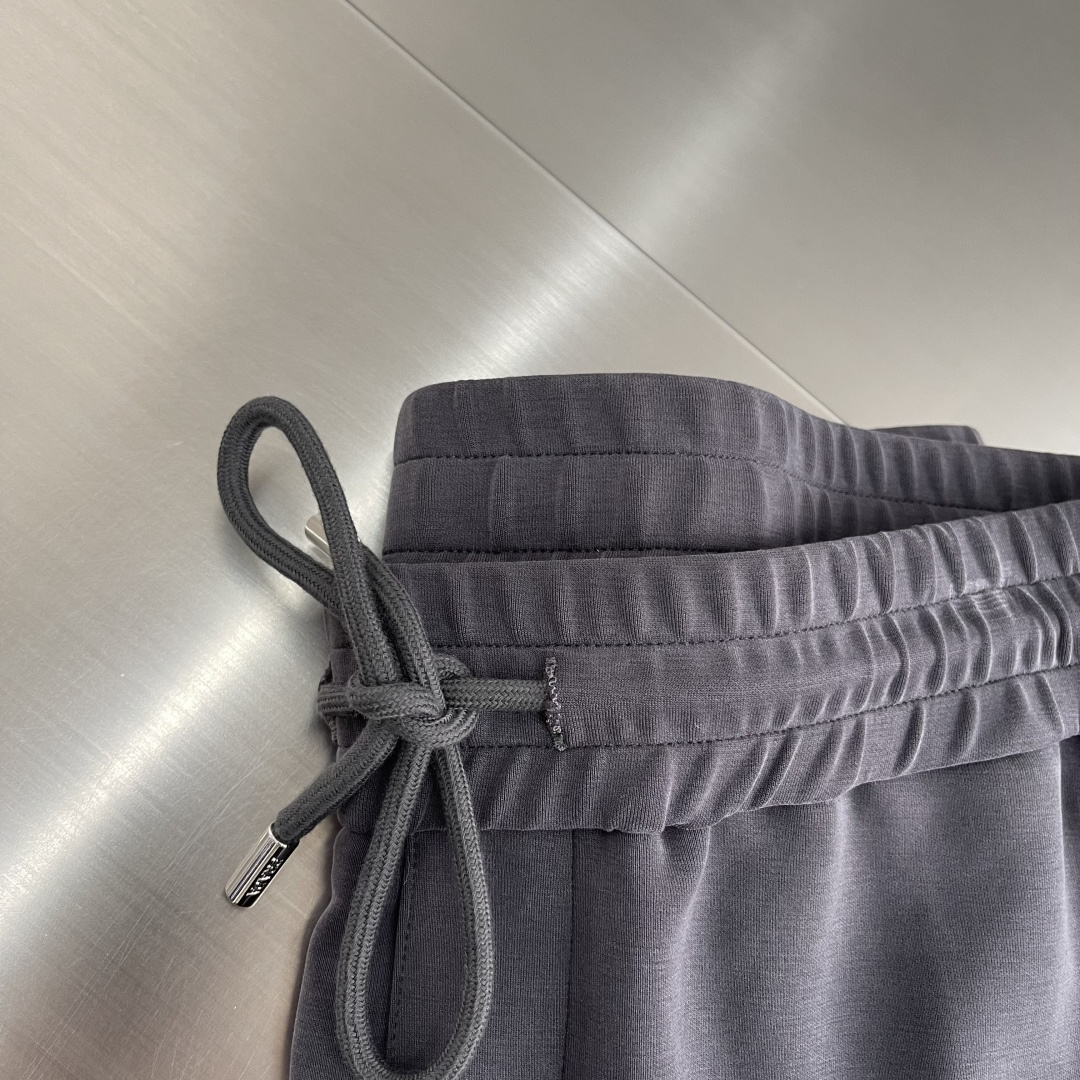 -PRAD 男士休闲裤👍 最新款上身版型无敌正！绝对可以闭眼收的一款此款裤子非常百搭，弹力腰围,日常上班