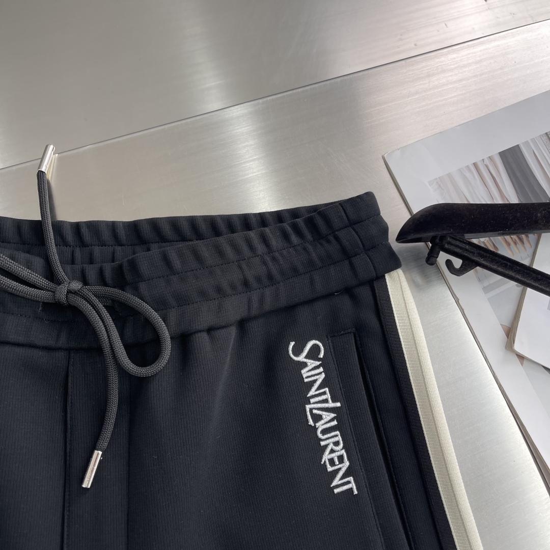 -SlP🆕圣罗兰 男士休闲裤👍 最新款上身版型无敌正！绝对可以闭眼收的一款此款裤子非常百搭，弹力腰围,日