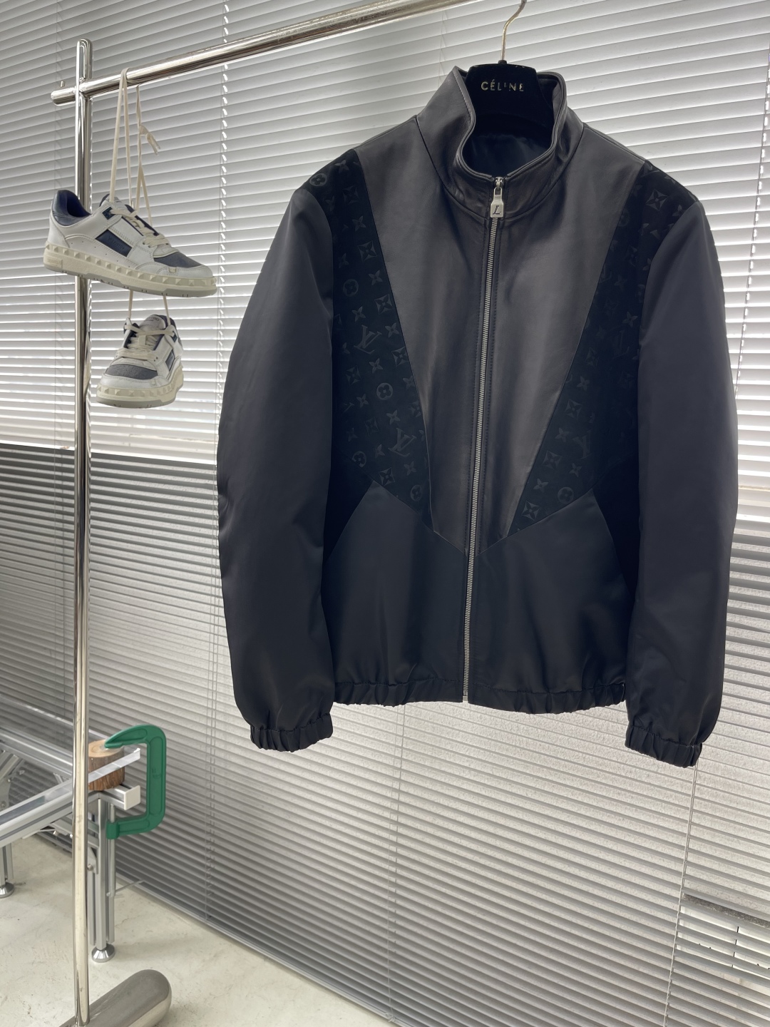 Veste Louis Vuitton Homme en Cuir et Nylon avec Monogramme en Relief