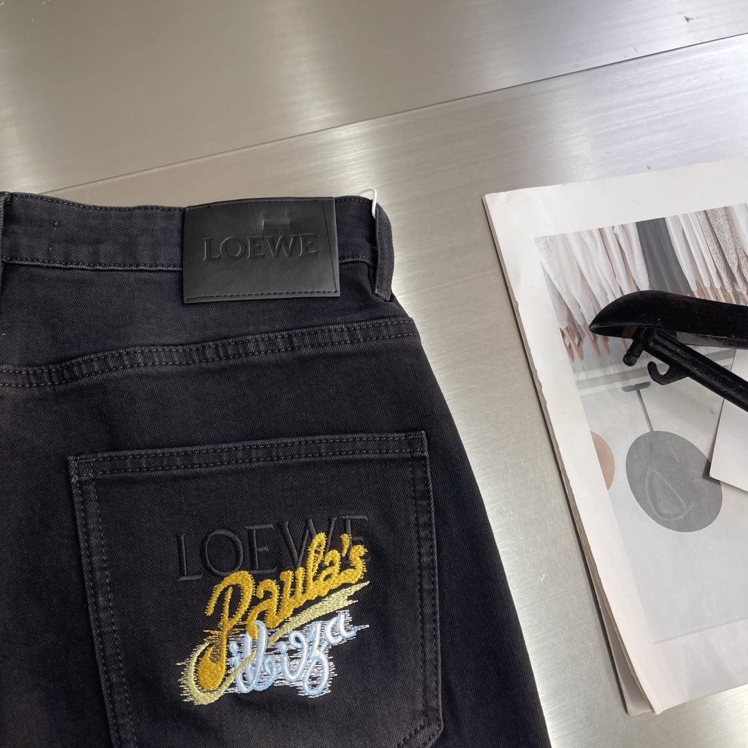 -Loew 26ss新款牛仔长裤 前后撞色绣花logo点缀，面料带弹力 舒适度高 上身无束缚感 时尚感强