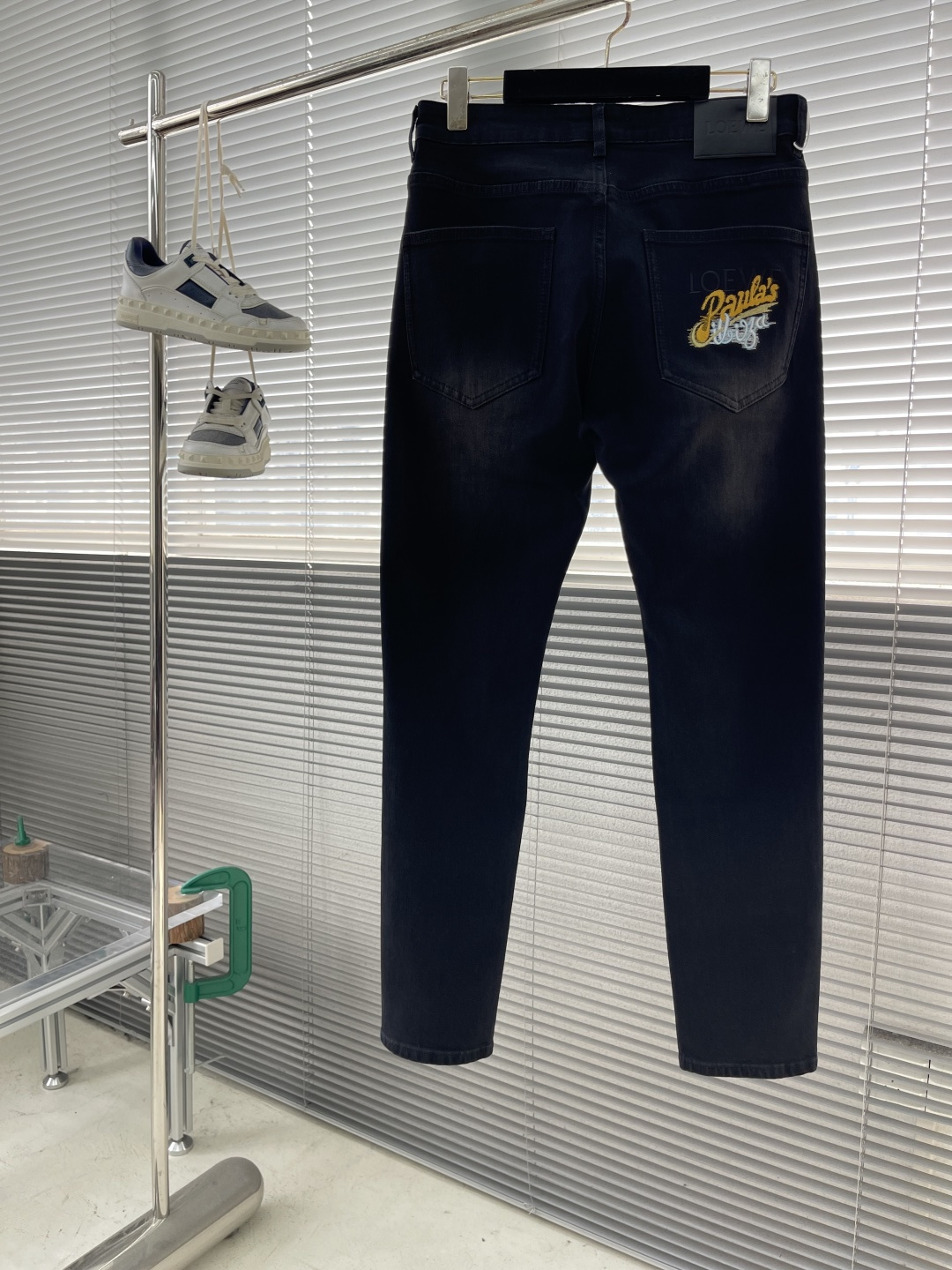 -Loew 26ss新款牛仔长裤 前后撞色绣花logo点缀，面料带弹力 舒适度高 上身无束缚感 时尚感强