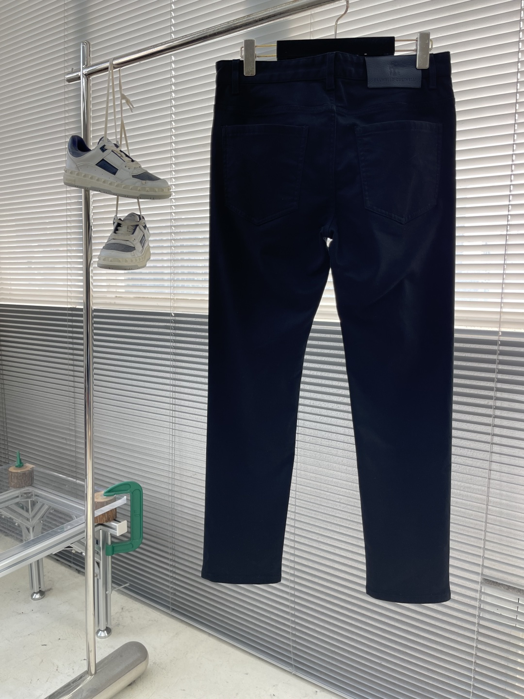 -BC 休闲裤 25fw秋冬新款 直筒版型 细腻斜纹布面料手感舒服 上身挺括有型 专柜最新五金配件搭配定