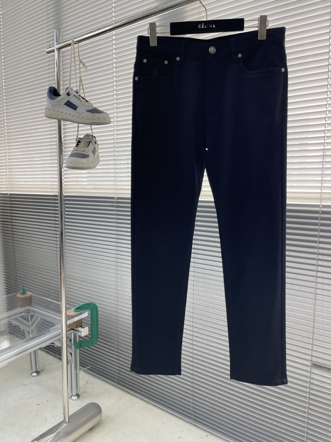 -BC 休闲裤 25fw秋冬新款 直筒版型 细腻斜纹布面料手感舒服 上身挺括有型 专柜最新五金配件搭配定