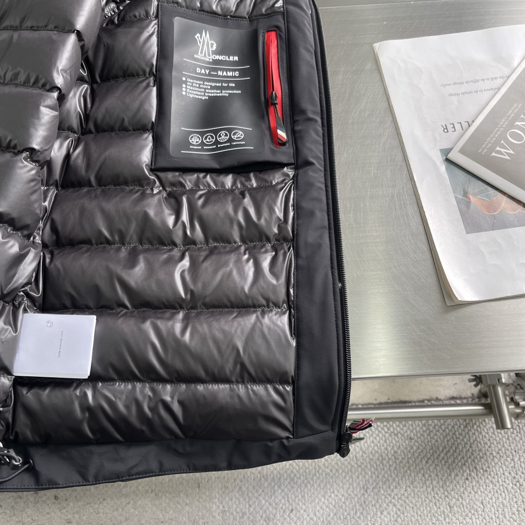 -2025秋冬新款Mon Grenble系列男士压胶滑雪羽绒服. 彰显造型气质的不朽传奇.极致款的休闲户