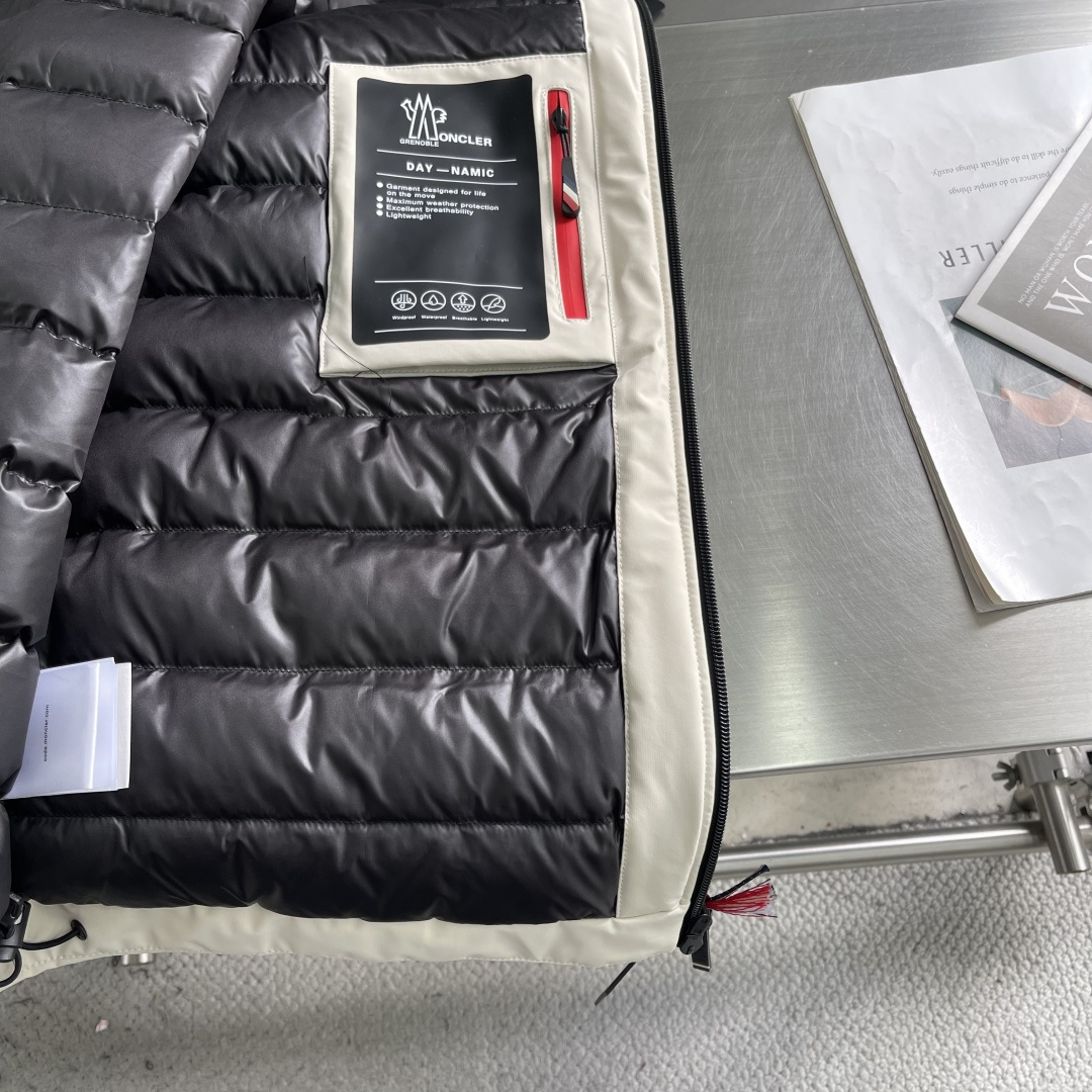 -2025秋冬新款Mon Grenble系列男士压胶滑雪羽绒服. 彰显造型气质的不朽传奇.极致款的休闲户