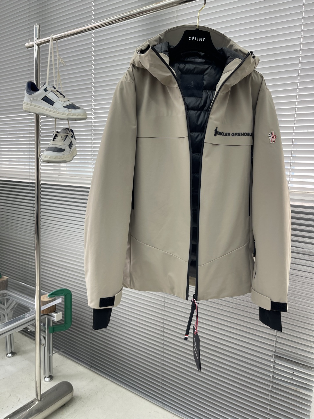 -2025秋冬新款Mon Grenble系列男士压胶滑雪羽绒服. 彰显造型气质的不朽传奇.极致款的休闲户