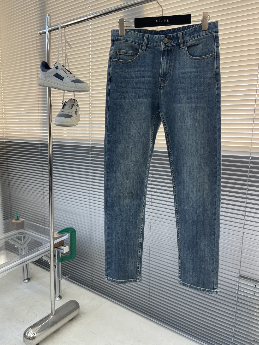 -驴牌 2025秋冬男士水洗小直筒牛仔裤！品相超赞，时尚圈万能的百搭裤王，皮革腰牌logo设计！非常纯粹